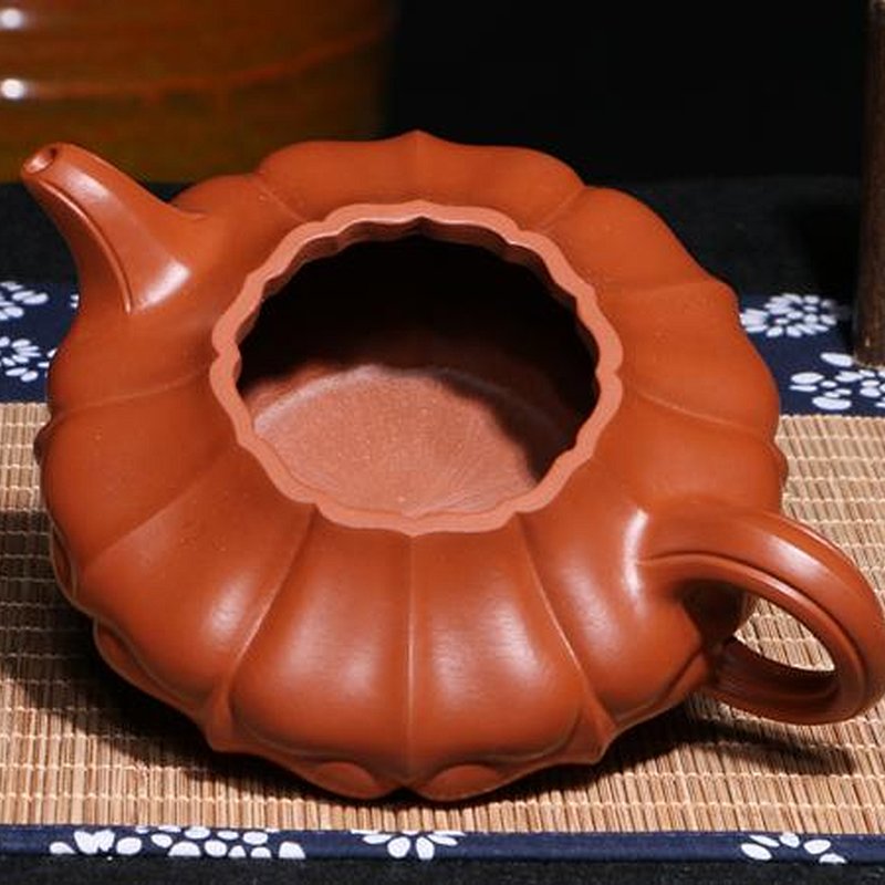 宜兴紫砂壶丨合菱壶_泥料：大红袍_容量：320cc