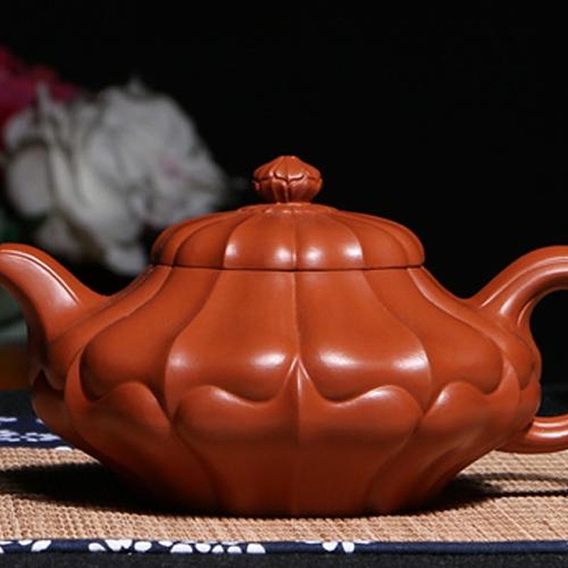 宜兴紫砂壶 | 合菱_泥料：大红袍_容量：320cc