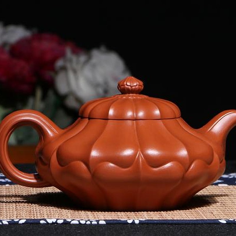 宜兴紫砂壶 | 合菱_泥料：大红袍_容量：320cc