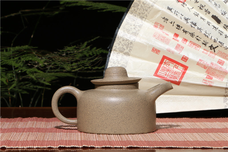 宜兴紫砂壶 | 姜公独钓_泥料：本山段泥_容量：230cc