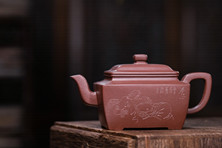宜兴紫砂壶 | 君方_泥料：紫泥_容量：220cc