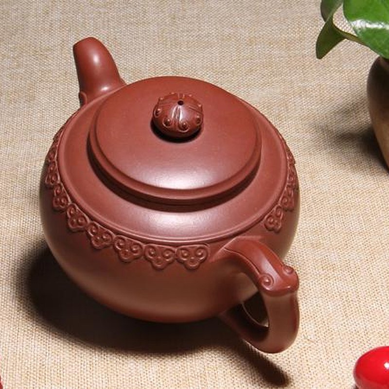 宜兴紫砂壶 | 云肩如意_泥料：红清水泥_容量：500cc