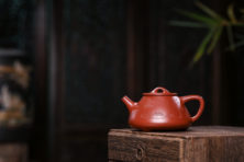 宜兴紫砂壶 I 子冶石瓢_泥料：大红袍_容量：260cc